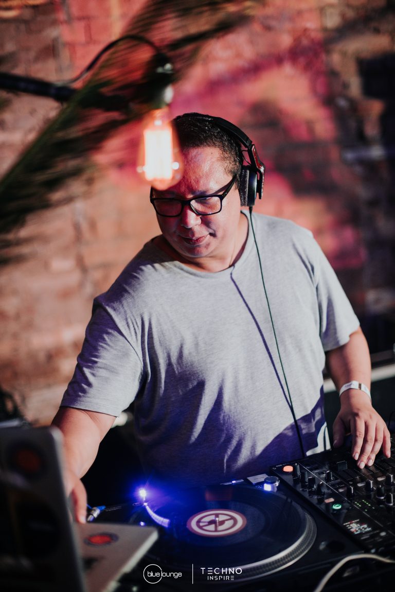 Blue-Lounge-Techno-Inspire0018