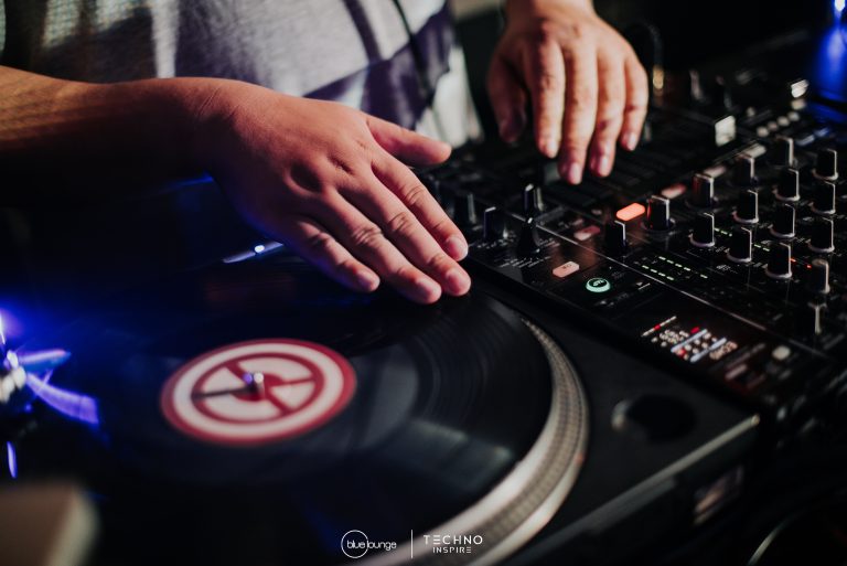 Blue-Lounge-Techno-Inspire0039