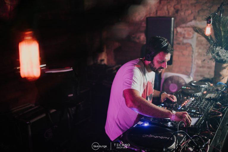 Blue-Lounge-Techno-Inspire0040