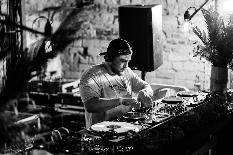 Blue-Lounge-Techno-Inspire0042