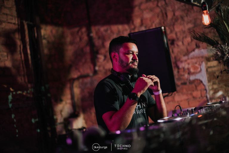 Blue-Lounge-Techno-Inspire0045