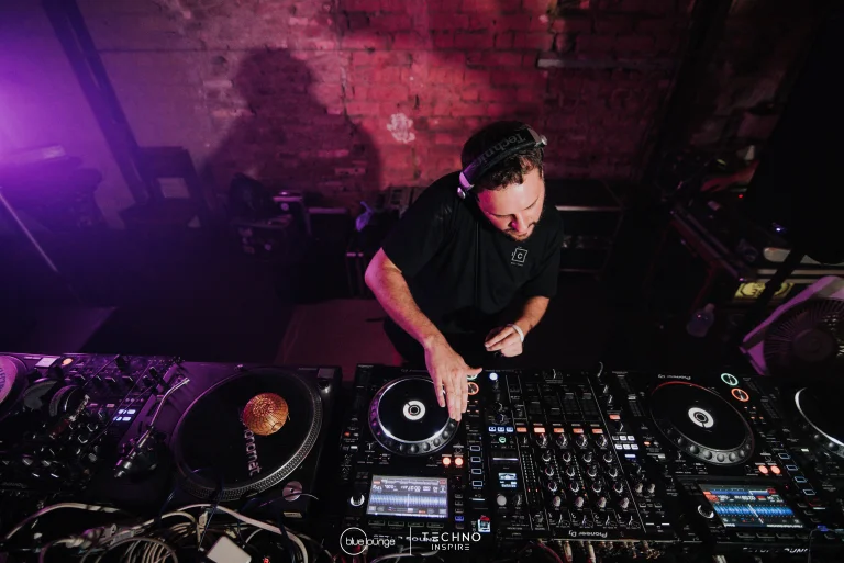 Blue-Lounge-Techno-Inspire0056
