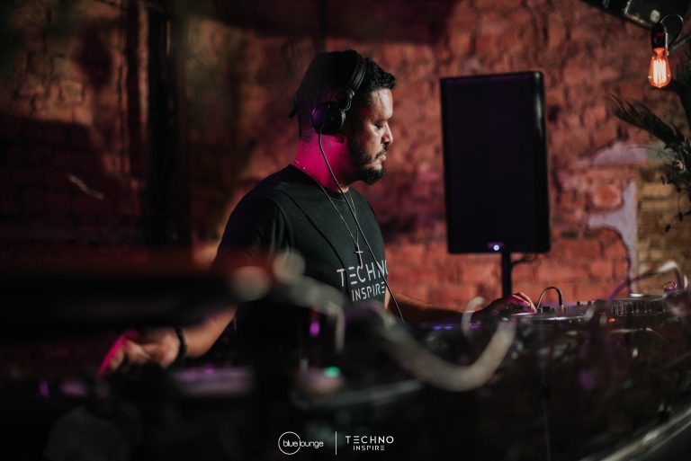 Blue-Lounge-Techno-Inspire0059