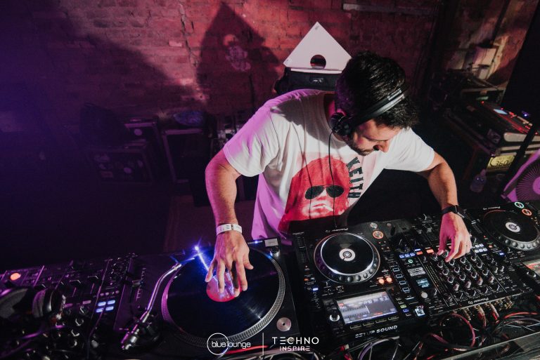 Blue-Lounge-Techno-Inspire0062