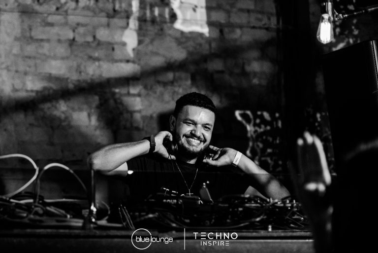 Blue-Lounge-Techno-Inspire0069