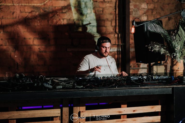 Blue-Lounge-Techno-Inspire0076