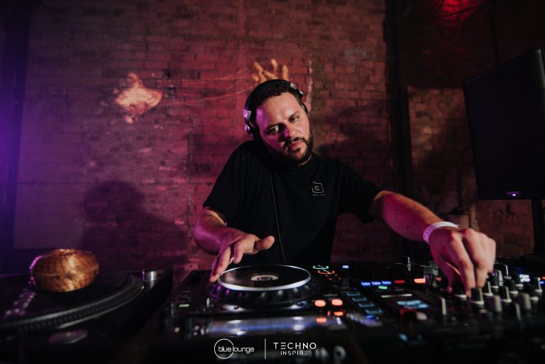 Blue-Lounge-Techno-Inspire0080