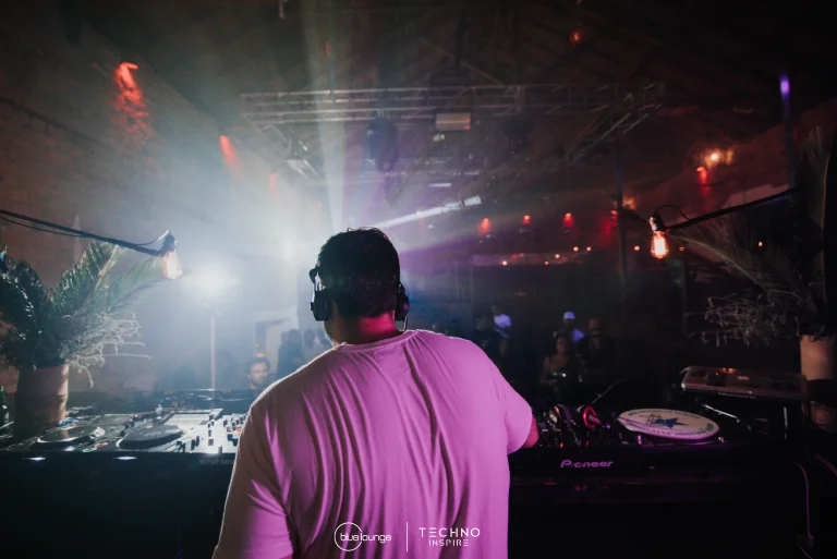 Blue-Lounge-Techno-Inspire0087