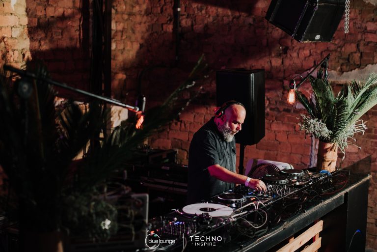 Blue-Lounge-Techno-Inspire0089