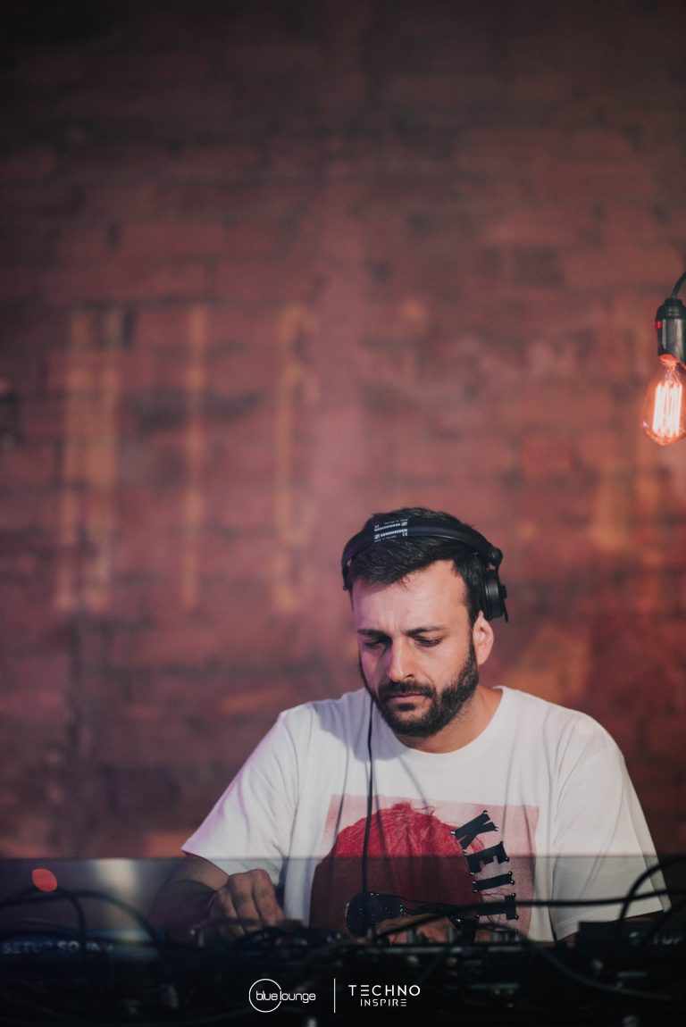 Blue-Lounge-Techno-Inspire0090