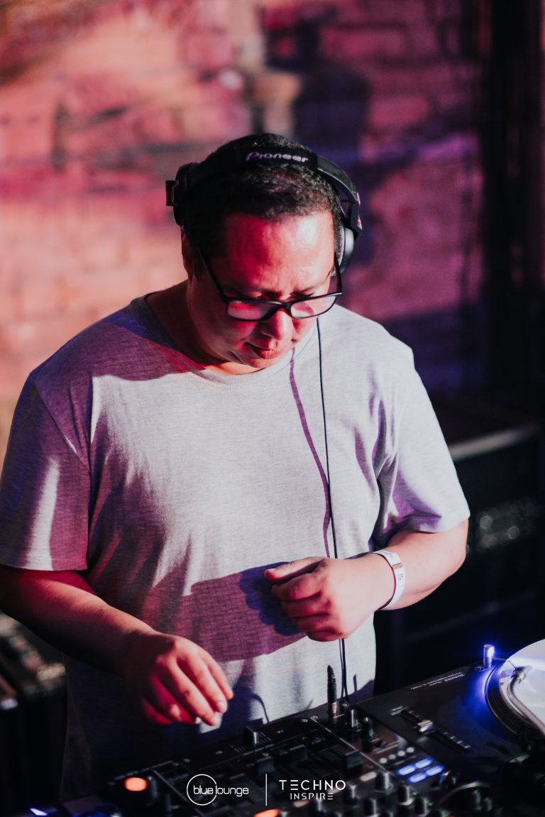Blue-Lounge-Techno-Inspire0091