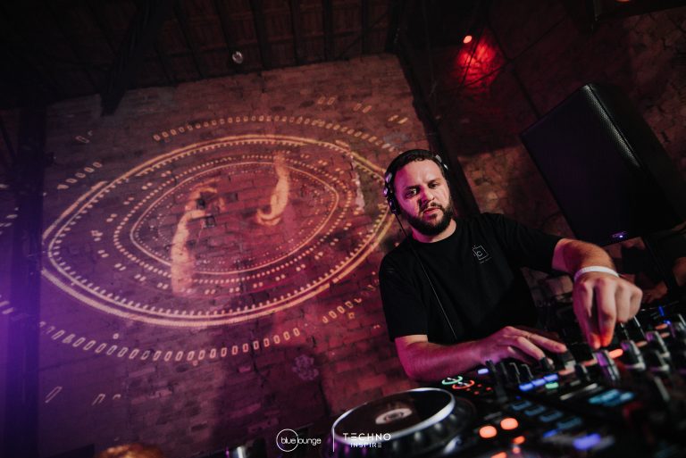 Blue-Lounge-Techno-Inspire0095