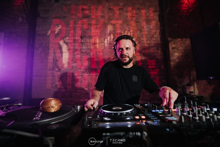 Blue-Lounge-Techno-Inspire0118