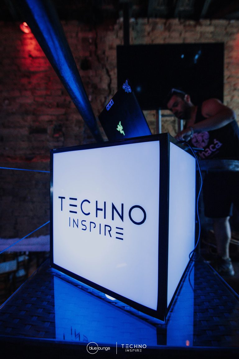 Blue-Lounge-Techno-Inspire0120