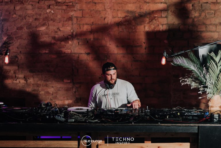 Blue-Lounge-Techno-Inspire0123
