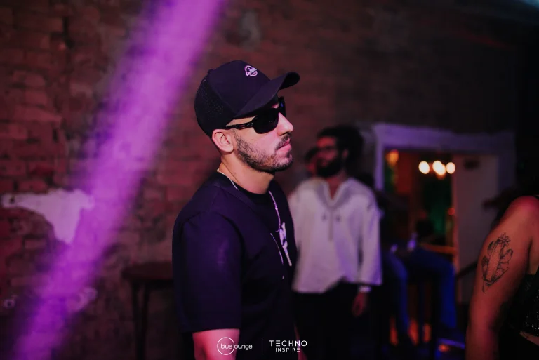 Blue-Lounge-Techno-Inspire0141