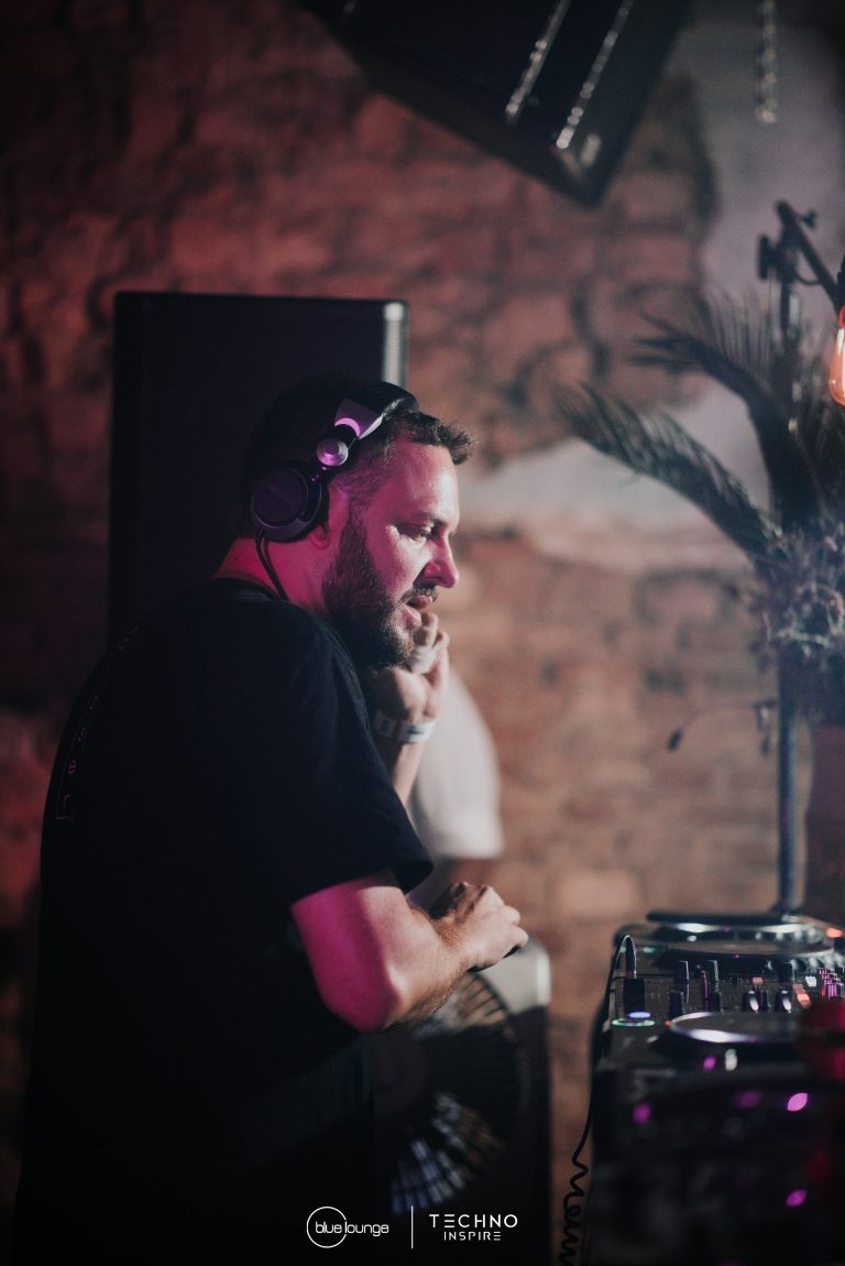 Blue-Lounge-Techno-Inspire0145