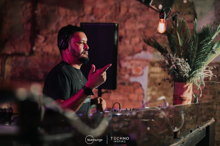 Blue-Lounge-Techno-Inspire0149