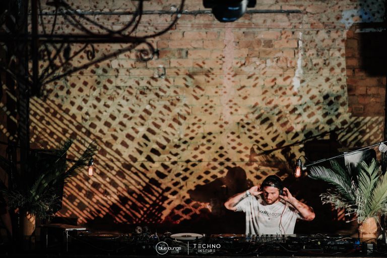 Blue-Lounge-Techno-Inspire0176