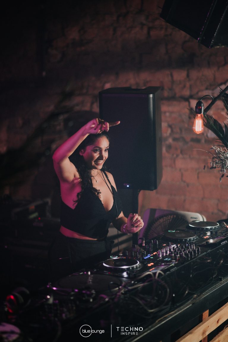 Blue-Lounge-Techno-Inspire0190